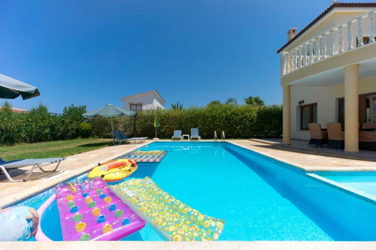 Villa Tsikkos Tria Polis Exterior foto