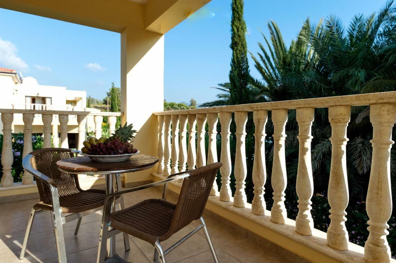 Villa Tsikkos Tria Polis Exterior foto